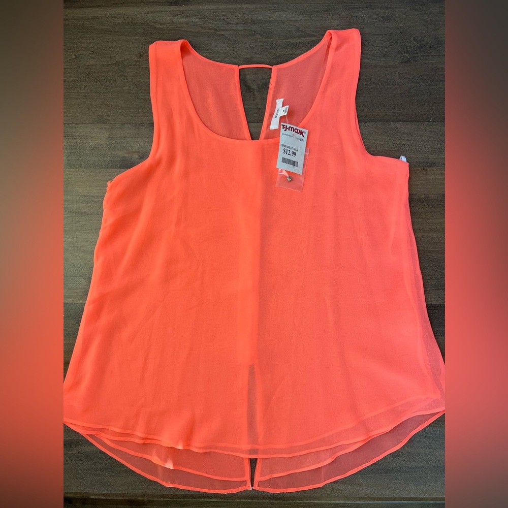 New coral tank top with buttoned back